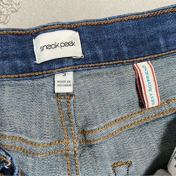 sneak Peek Sexy Boyfriend busted knee jeans size 3 - Picture 2 of 9
